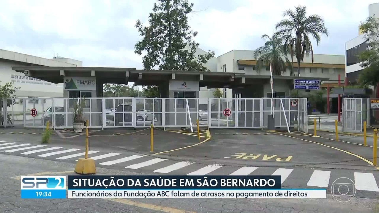 Pacientes relatam falta de profissionais, e funcionários denunciam atrasos em salários em 