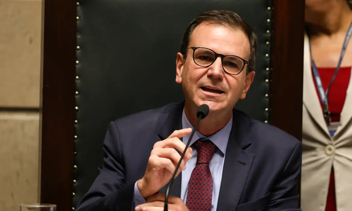 Paes Lanza Alerta em 'Diretas Já' para Eleições no Rio: 'Não É Justiça'