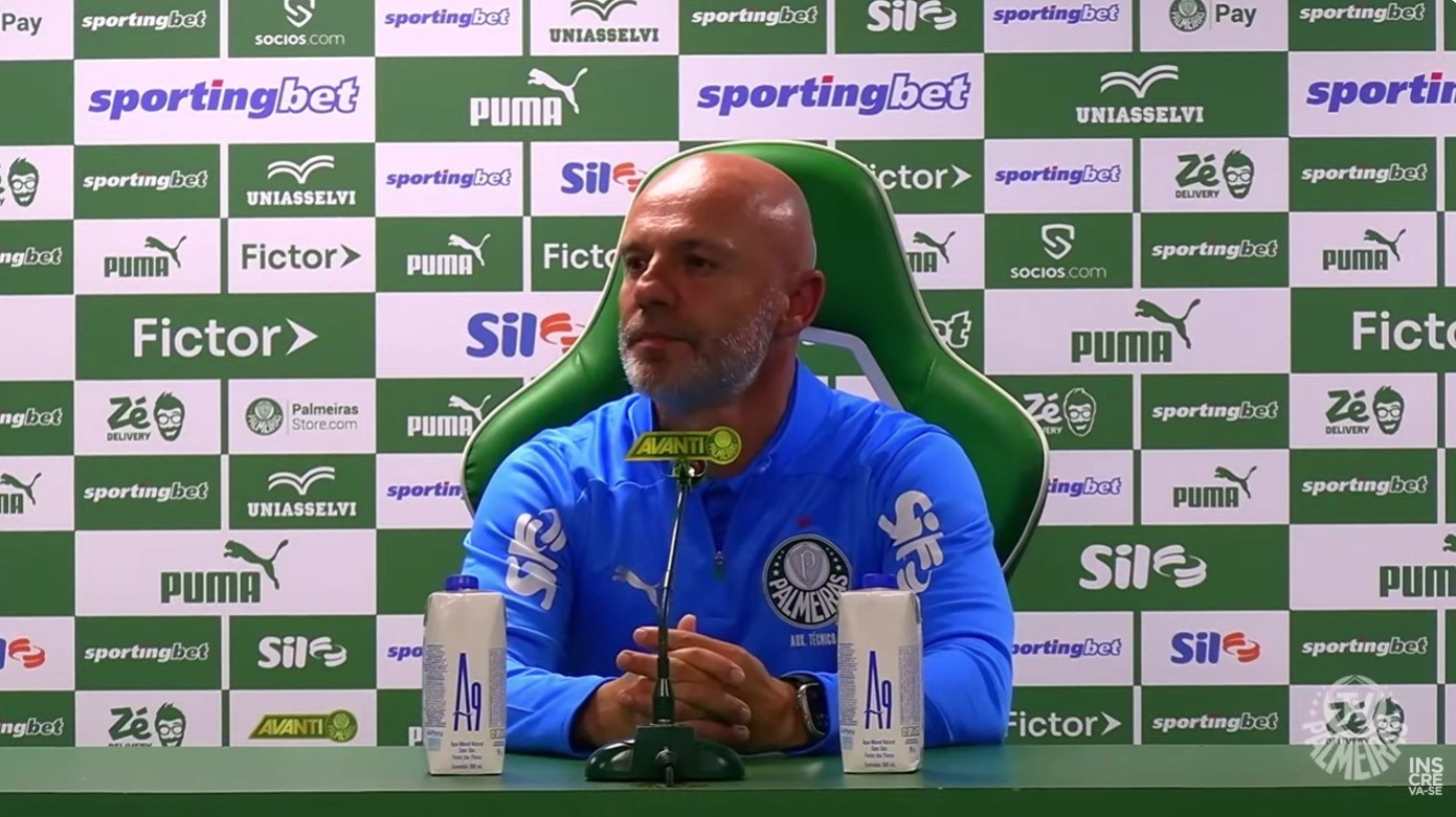 Palmeiras sobrevive ao desgaste e lidera o Campeonato Brasileiro