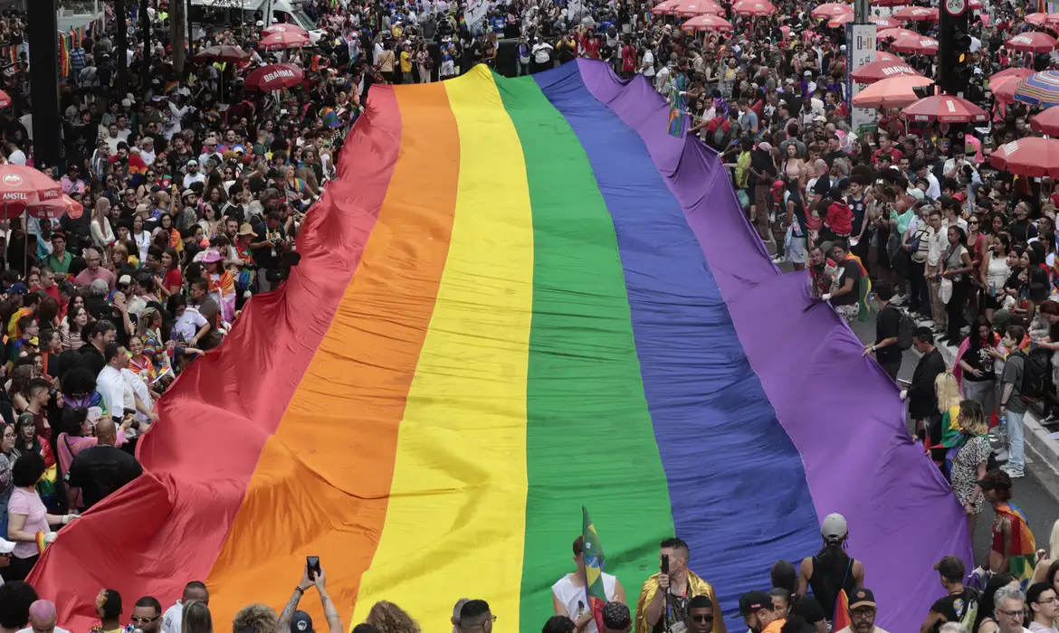 Parada LGBT+ de São Paulo sob ameaça: desafios e retrocessos em plena democracia