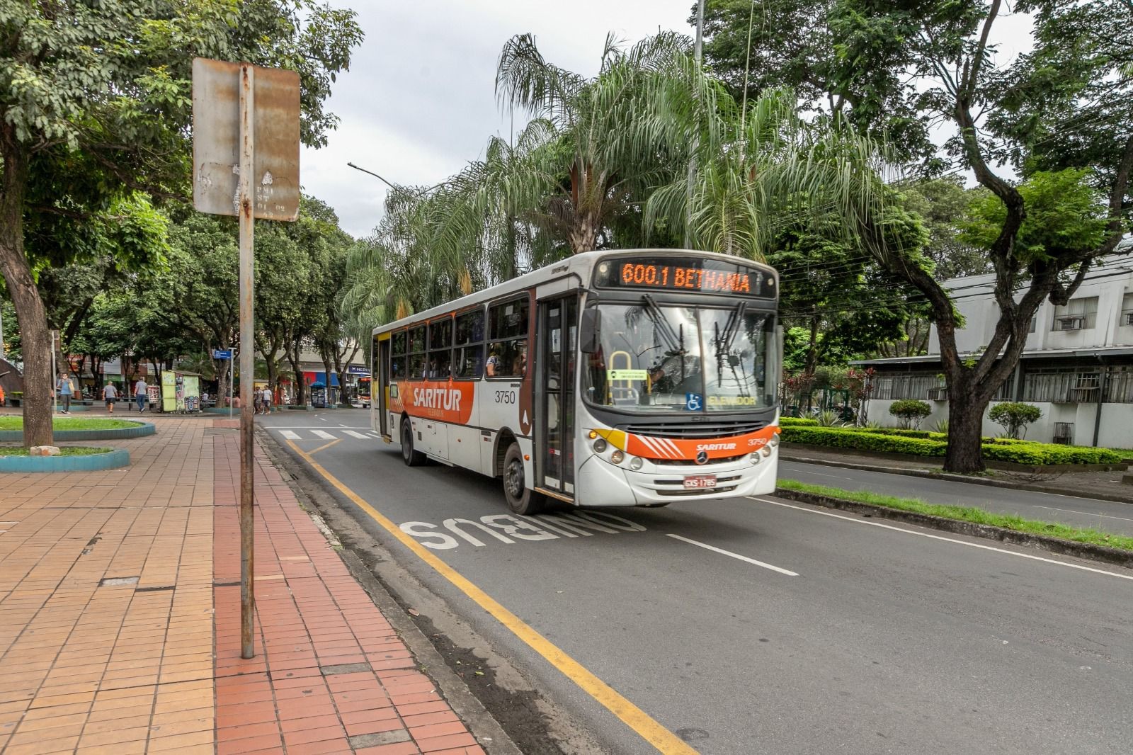 Parcialização do transporte coletivo em Minas prejudica atendimentos no Hospital Márcio Cunha