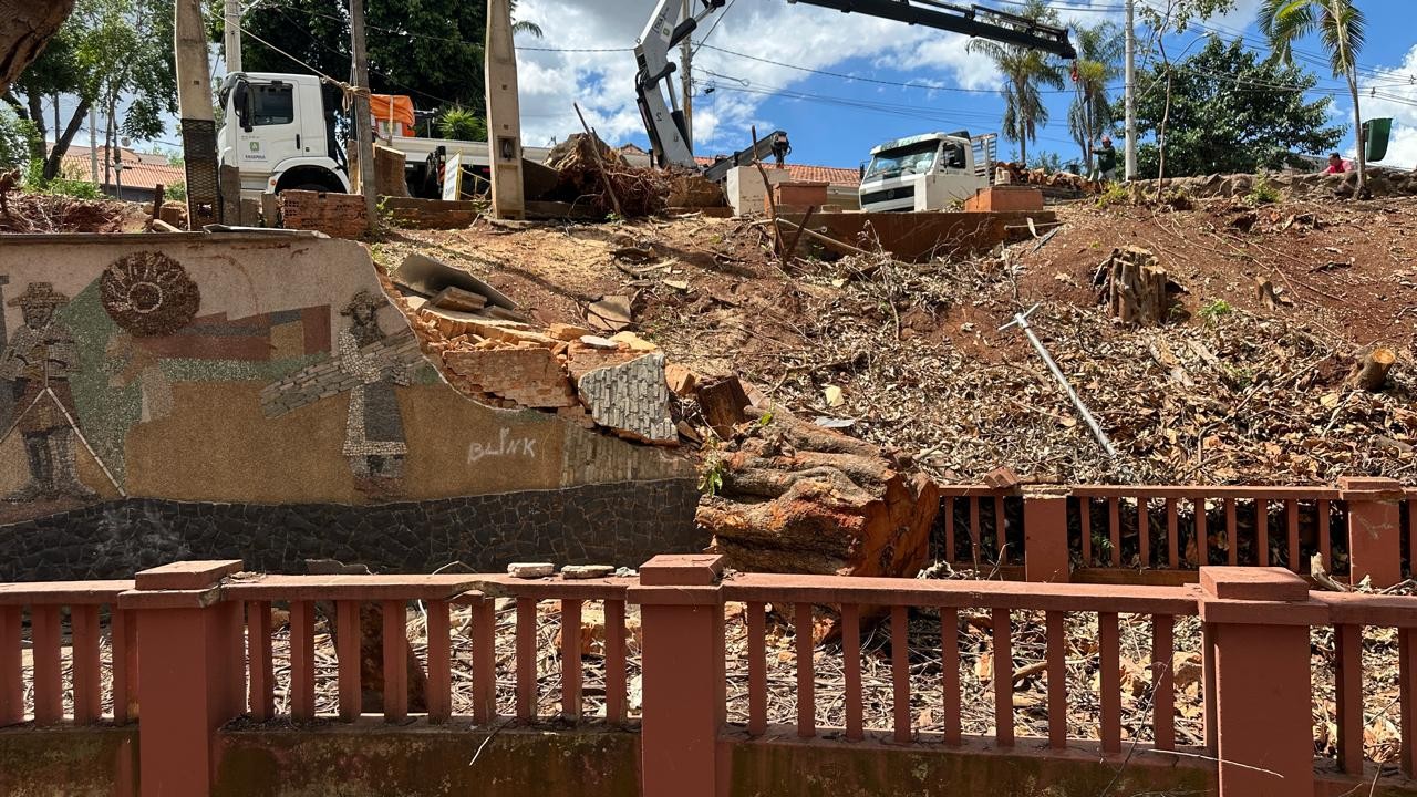 Parque do Mirante após chuvas: painel histórico de Piracicaba aguarda definição sobre reco
