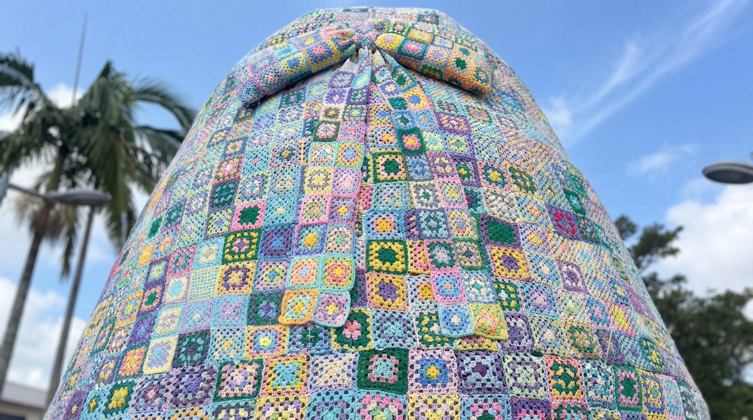 Páscoa no Alto Vale: Ovo Gigante de Câmera em Rio do Oeste, SC