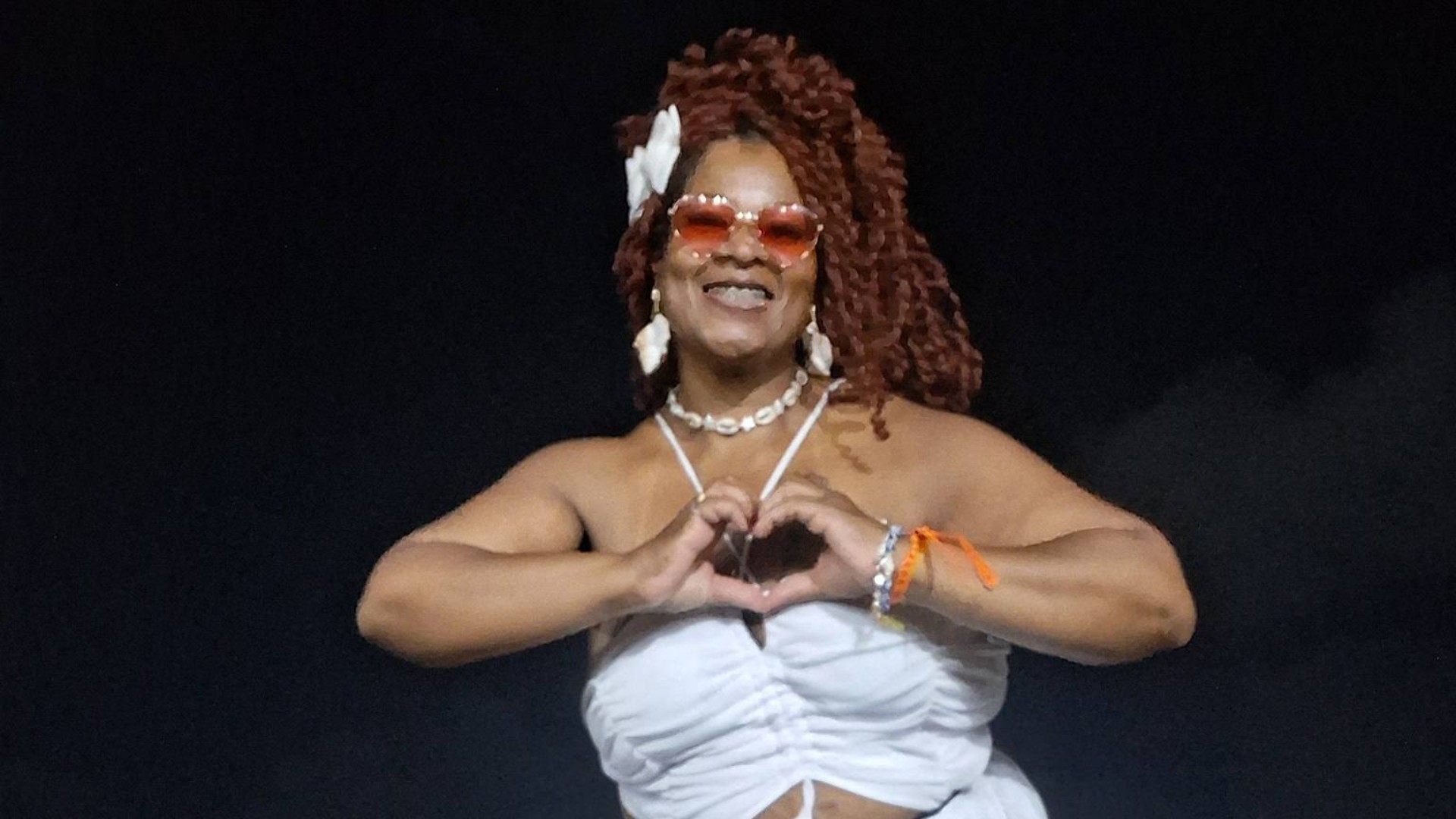 Passageira que morreu em ônibus que capotou estava ansiosa para chegar em casa: 'Doida pel