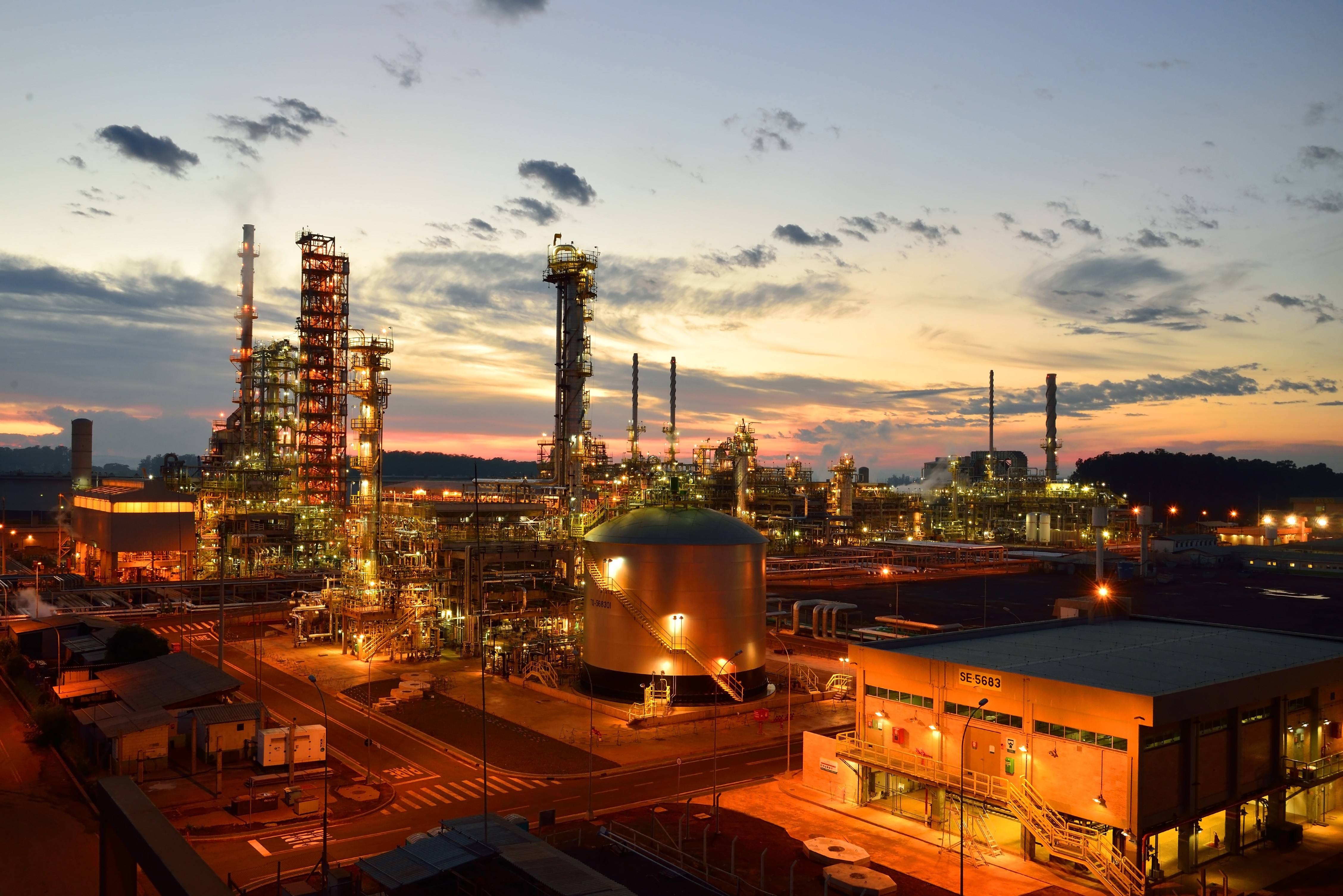 Petrobras Investe R$ 17,6 Bilhões na Replan: O Futuro do Combustível de Aviação no Brasil