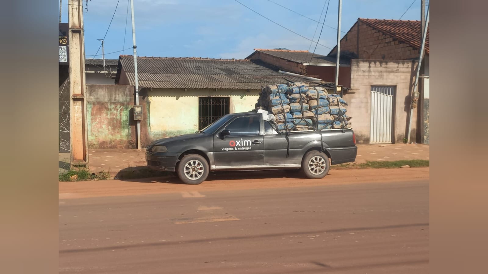 PM apreende carga de carvão transportada ilegalmente na APA Saubal