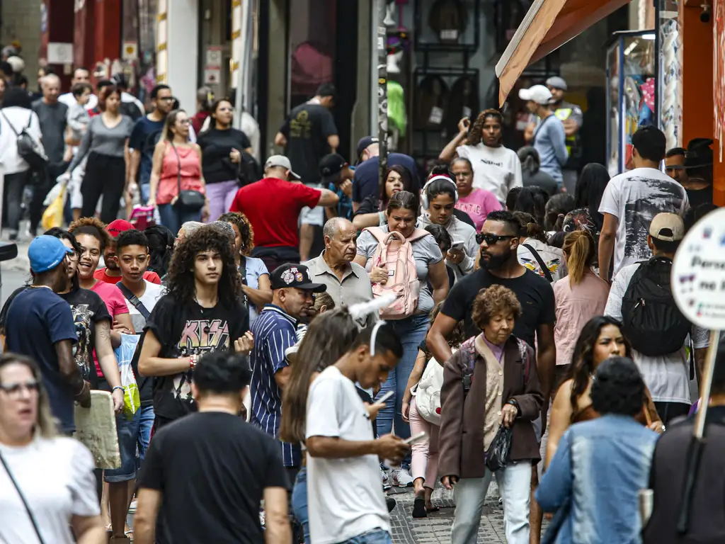 Polarização achata popularidade, e presidentes têm teto de 42% de aprovação desde 2014