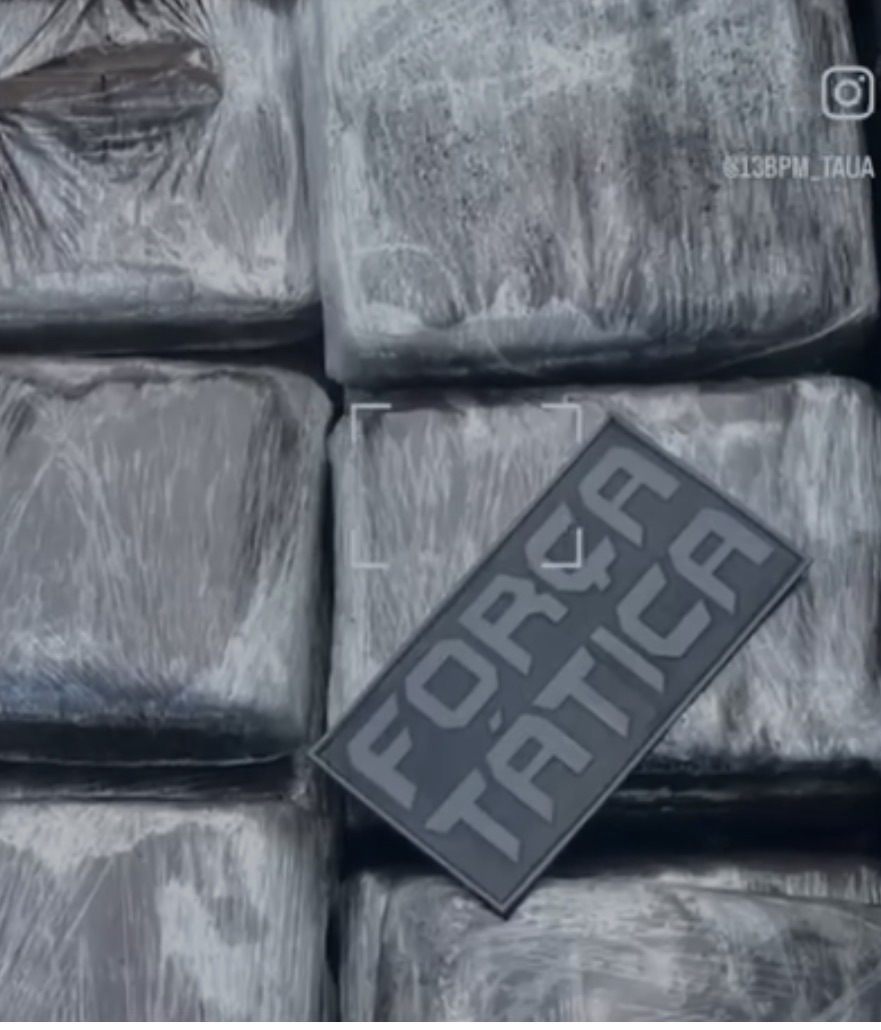 Polícia Militar do Ceará: 16,2 kg de maconha apreendidas em abordagem a ônibus em Tauá