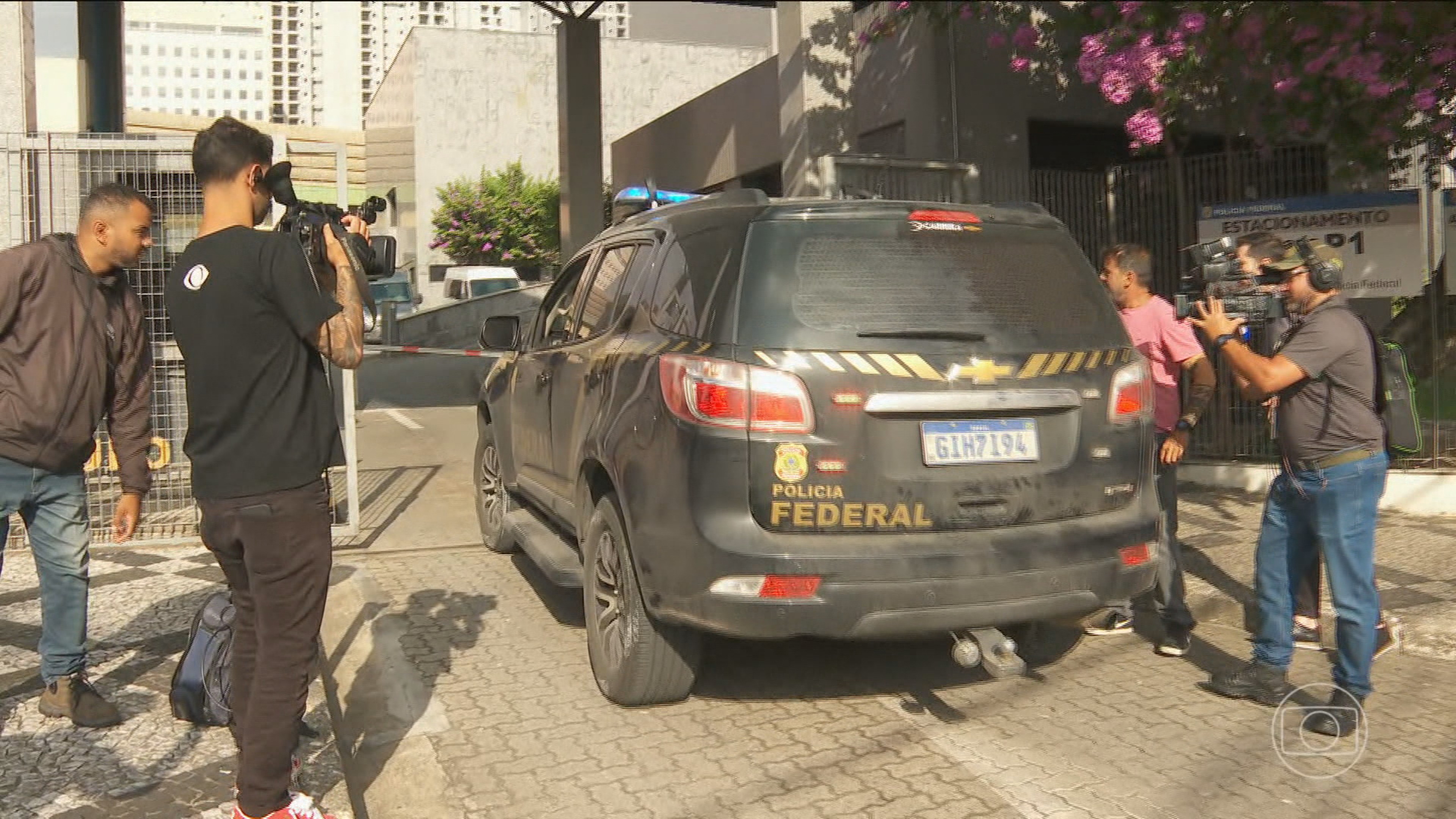 Polícia suspeita: 4 policiais civis de SP vendem proteção a criminosos por R$ 100 milhões
