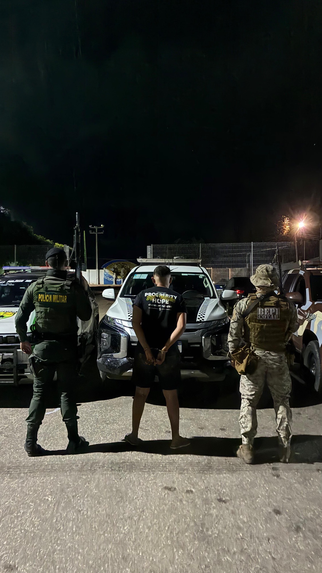 Policiais do BEPI/COTAR Prendem Homem com Armas de Fogo em Crateús, Ceará