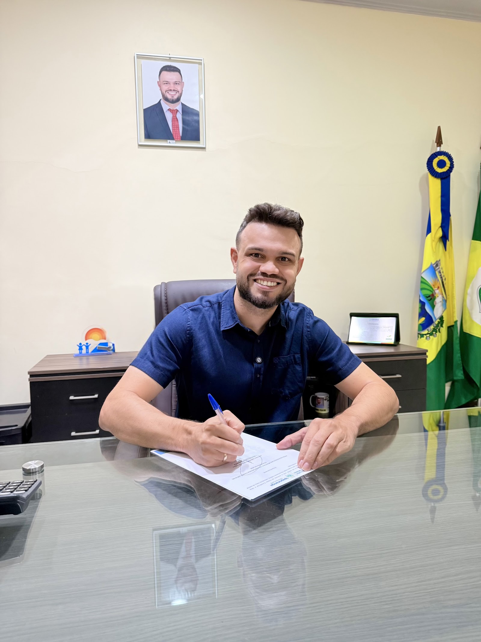 Prefeito de Ipaporanga anuncia aumento de 5,4% no salário mínimo dos professores