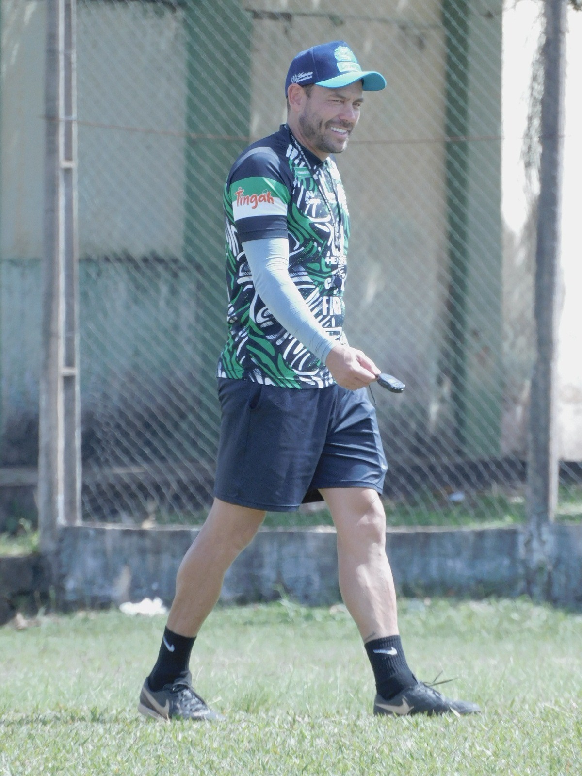 Preparador vira técnico de última hora e classifica time com antecedência à 2ª fase da Cop