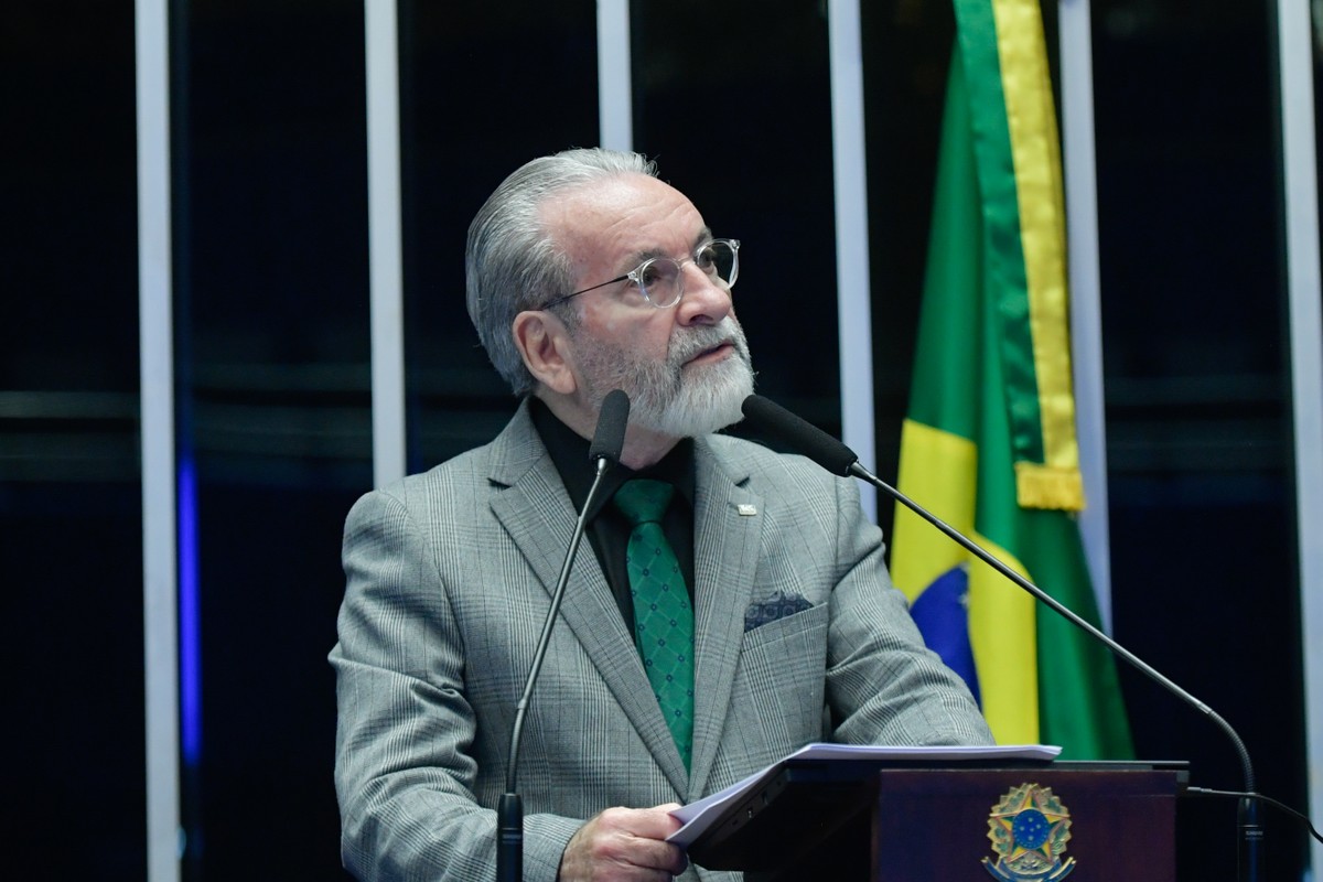 Presidente do CFM nega tentativa de intervir no trabalho da PF ao questionar assistência a