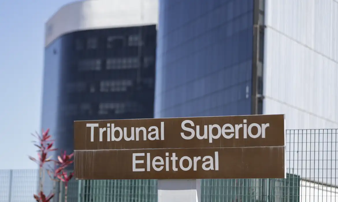 PT lança estratégia para combater desinformação e manter Lula no controle nas eleições