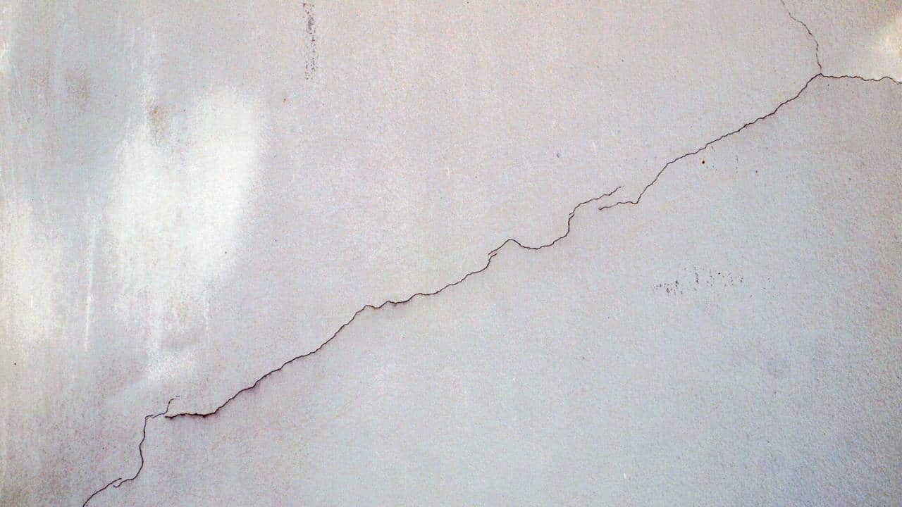 Rachaduras nas Paredes: Como Identificar e Conquistar a Paz Estrutural em sua Casa