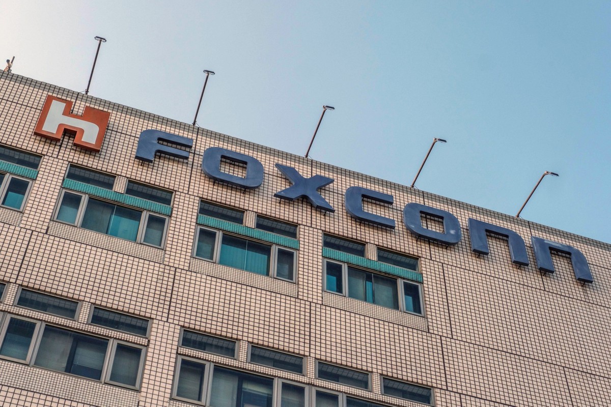 Receita da Foxconn bate recorde e salta 22% no 4º trimestre impulsionada pela demanda por 