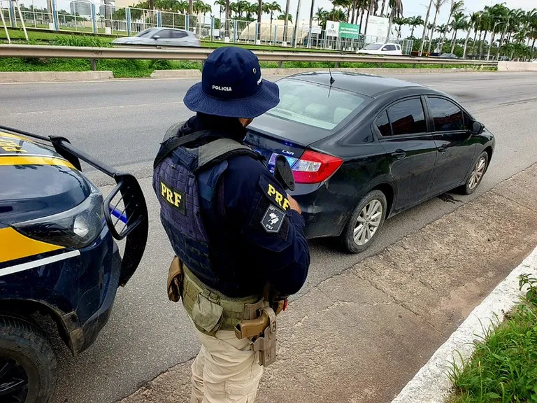 Recuperação de Carro Roubado: Polícia Rodoviária Federal Surpreende em Itaitinga