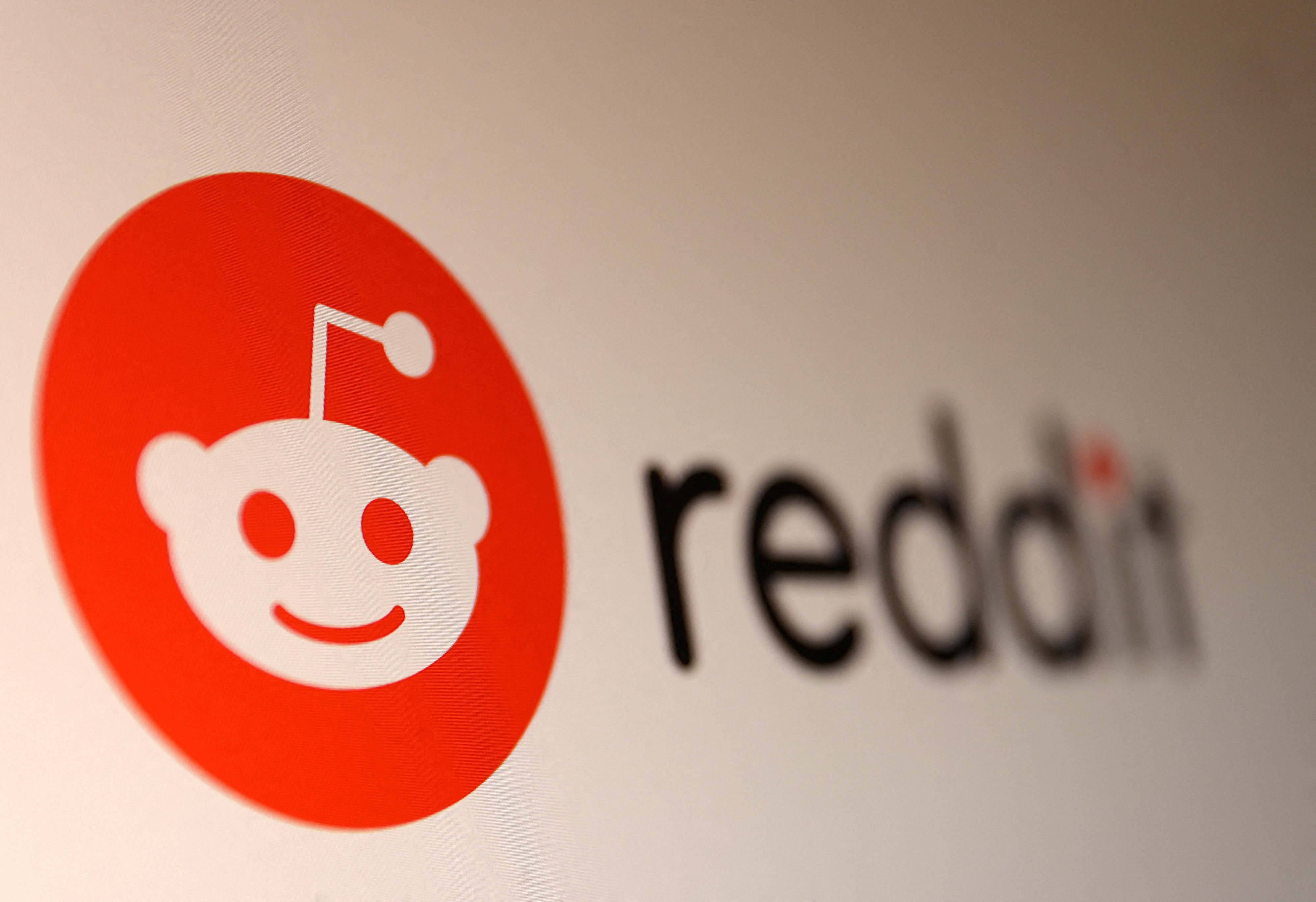 Reddit: Multa de R$ 100 Mi por Uso Ilegal de Dados de Crianças