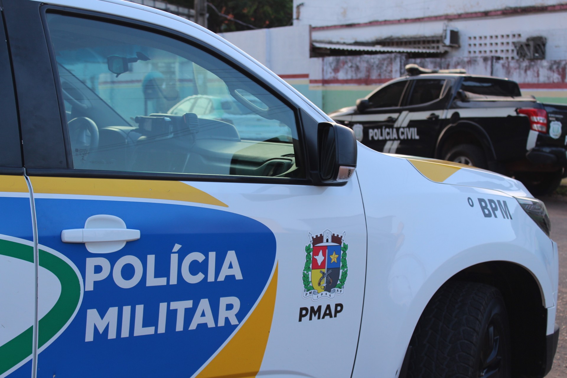 Refém em assalto que matou policial penal no Amapá é investigada como cúmplice, diz PM