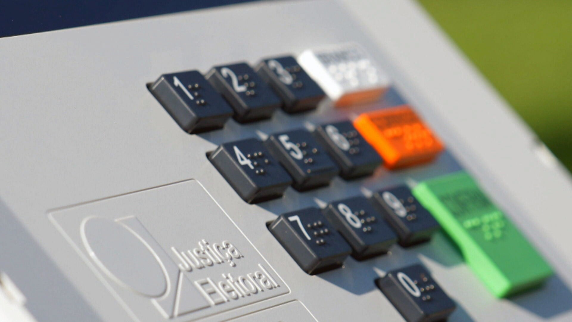 Regularização de Título de Eleitor: Atendimento no TRE-DF até 14 de março