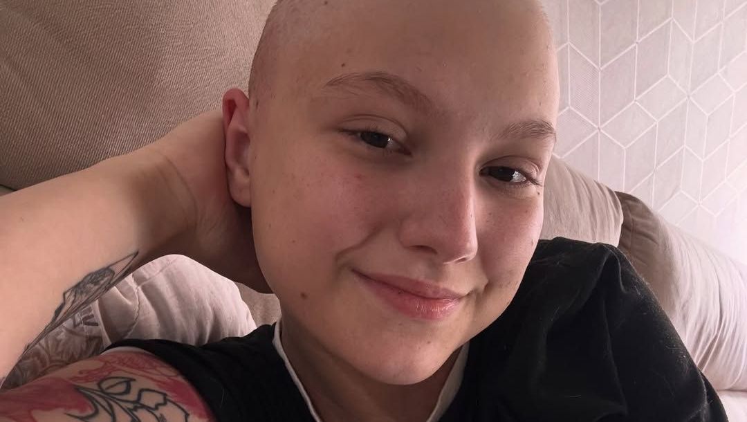 Relembre trajetória de Isabel Veloso, que morreu aos 19 anos com câncer