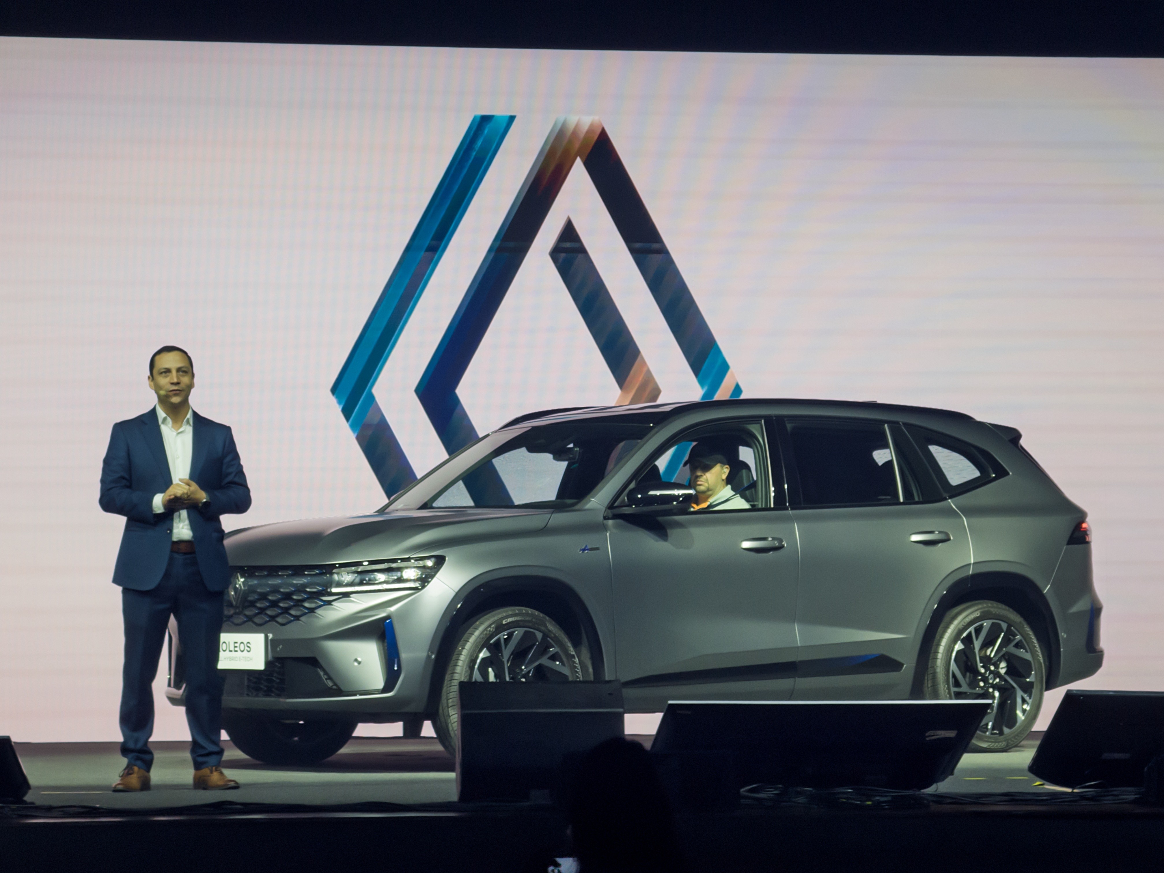 Renault Plana Metade das Vendas em Carros Elétricos até 2030, com Foco Internacional