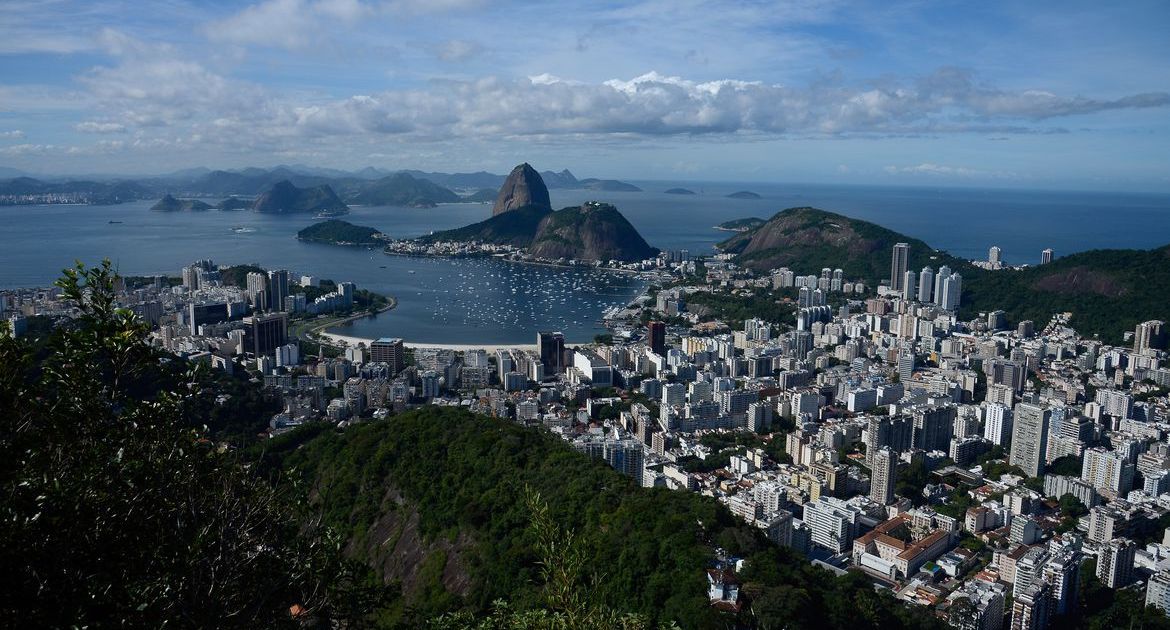 Rio de Janeiro recebe recorde de turistas internacionais em 2025