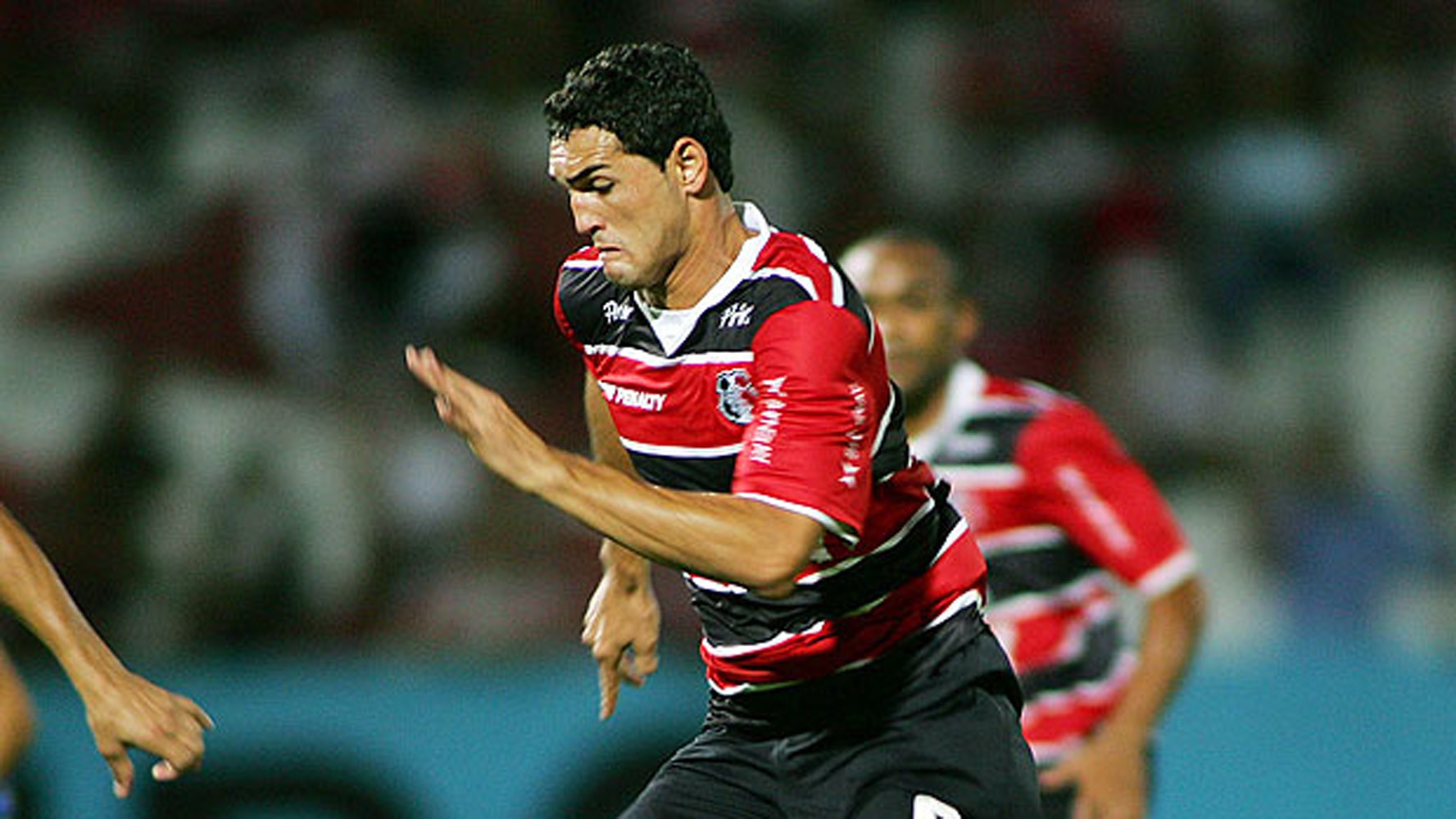 Santa Cruz reabre conversas e avança por retorno de centroavante Gilberto