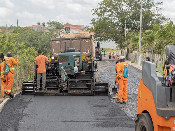 Santa Quitéria Inaugura Nova Fase de Pavimentação com Milhares de M² de Asfalto