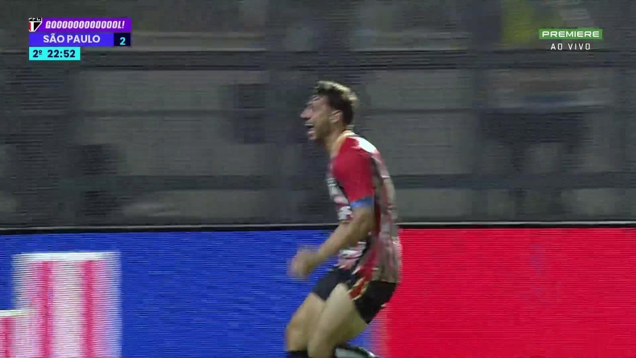 São Paulo mantém liderança no Brasileirão com vitória em virada