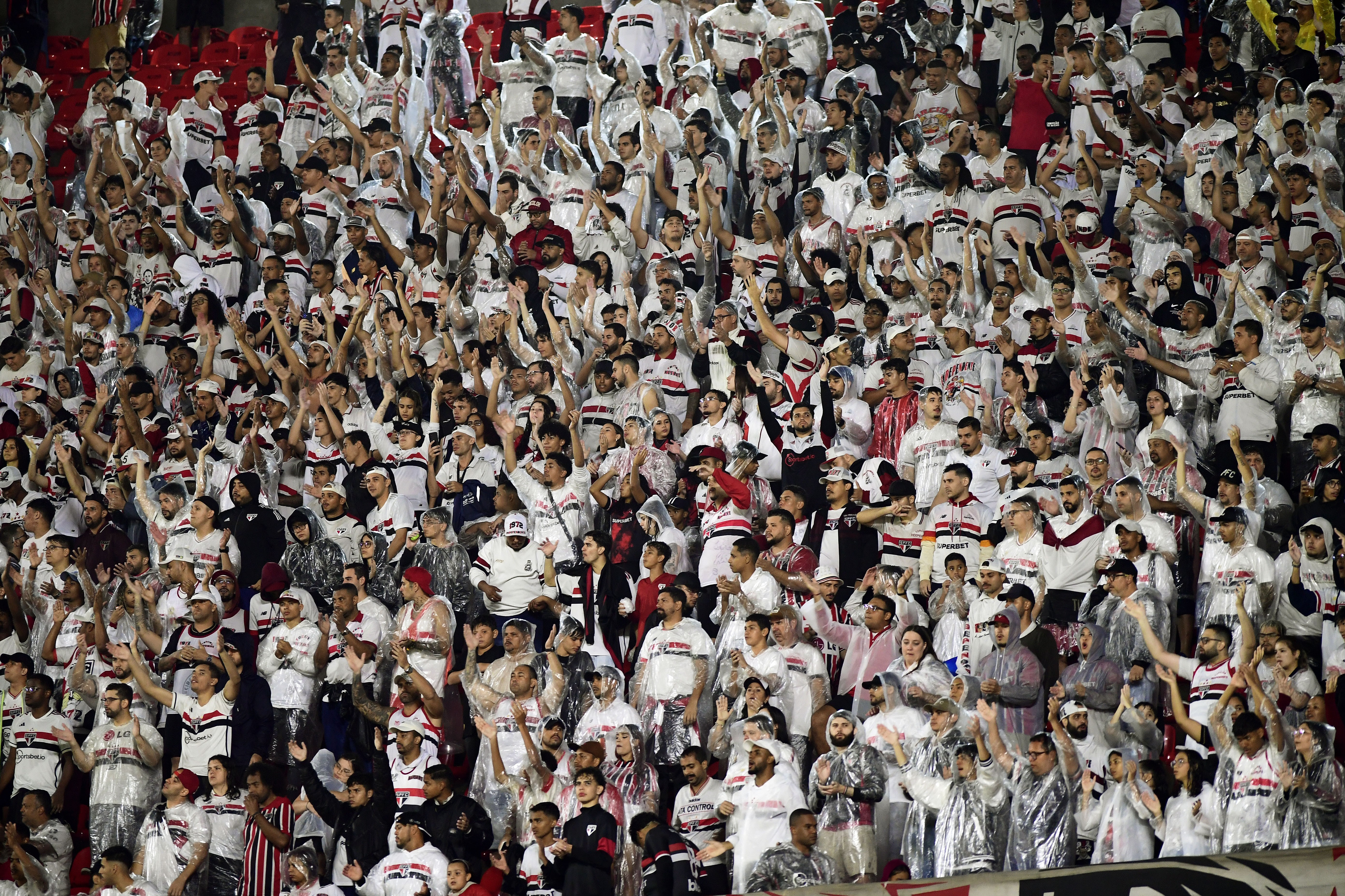São Paulo x Palmeiras: Torcida do Tricolor Compra Mais de 43 Mil Ingressos para o Clássico