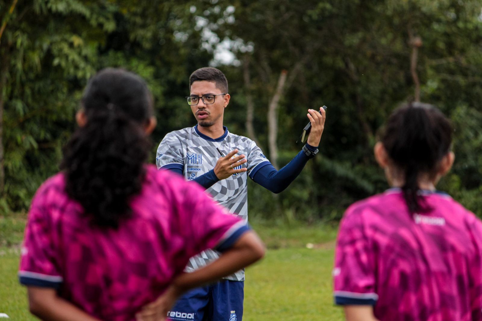 São Raimundo Estreia no Brasileiro Feminino Sub-17: Carlos Daniel Prepara Equipe para o Desafio