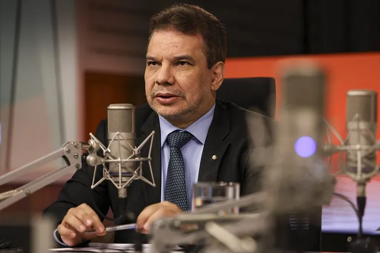 Segurança Máxima no Brasil: Governo Combate às Organizações Criminosas com Programa Exclusivo