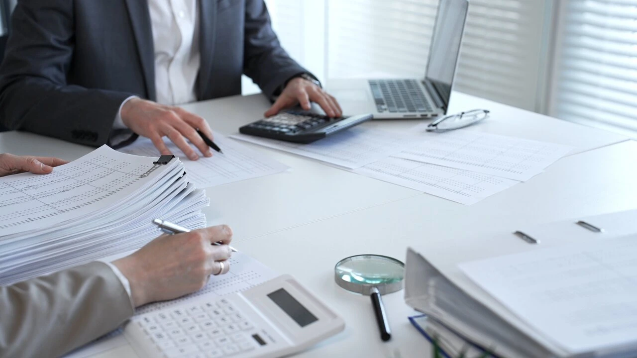 Seja o Protagonista de uma Carreira de Altíssimo Nível: Auditor Fiscal 2026