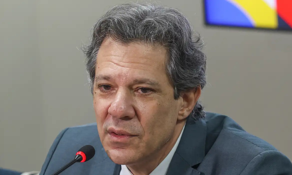 Sem prazo para deixar o cargo, Haddad fala sobre nova arquitetura de programas sociais