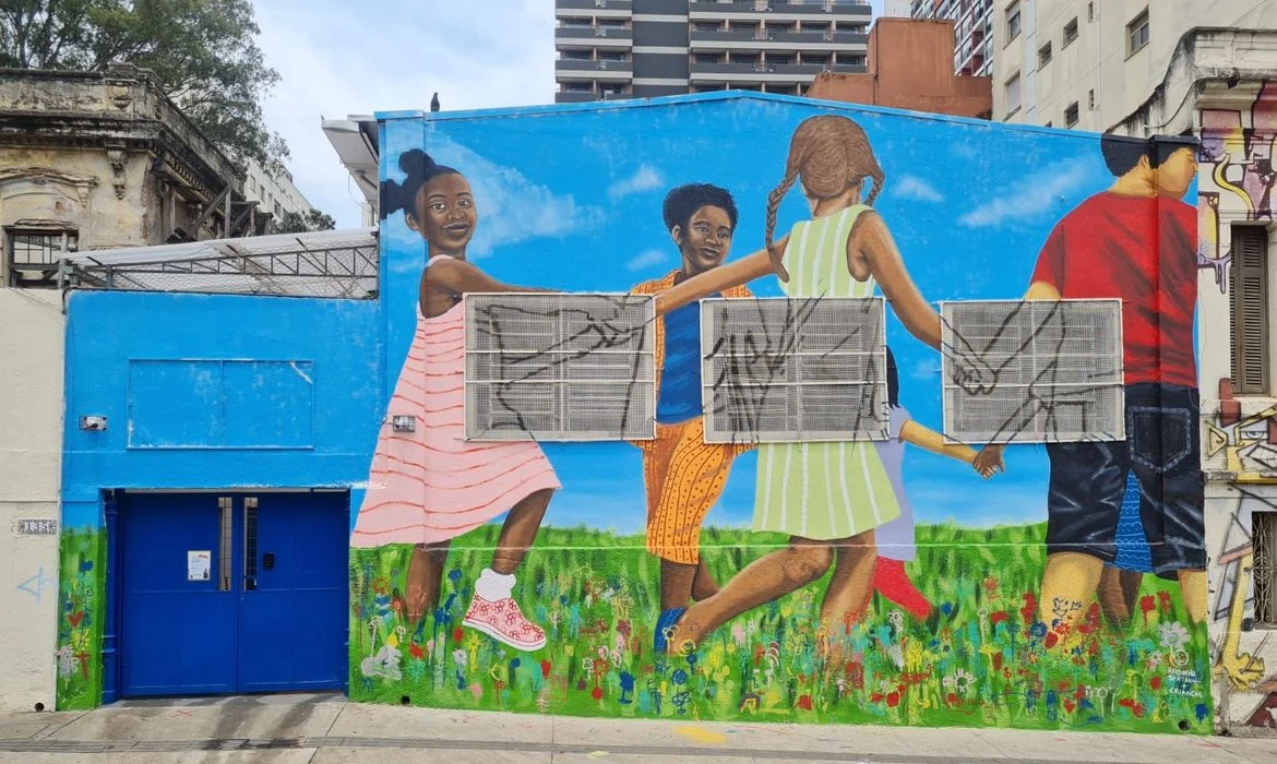 Sindicato lança alerta contra documentário que invade direitos de crianças em creche de SP