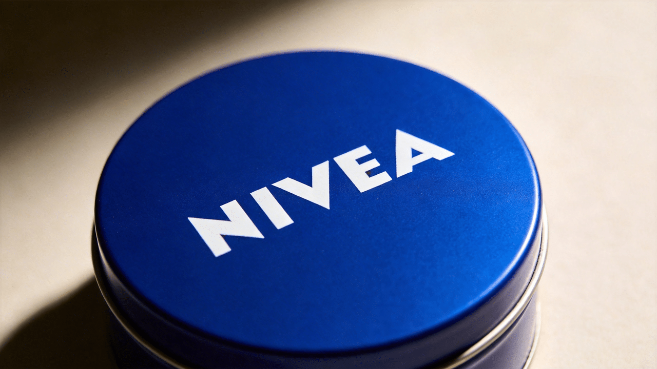 Skincare para Pele Madura: O Poder do Nivea Azul para Hidratação Profunda