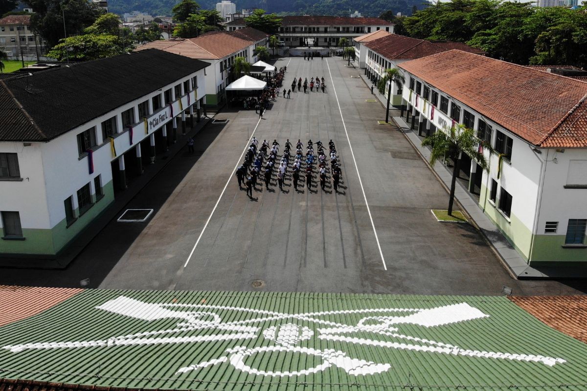 Soldado do Exército é condenado por usar órgão genital para acordar colega dentro de quart