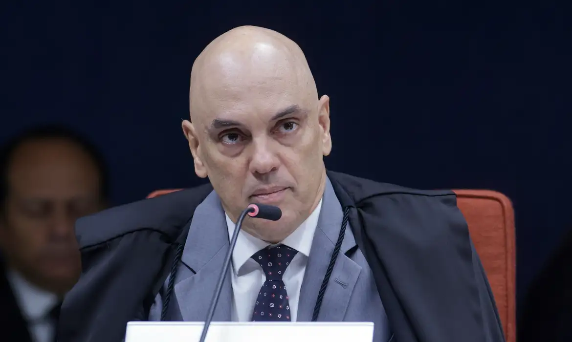 STF determina que PGR se manifeste sobre inclusão de Jair e Flávio em inquérito