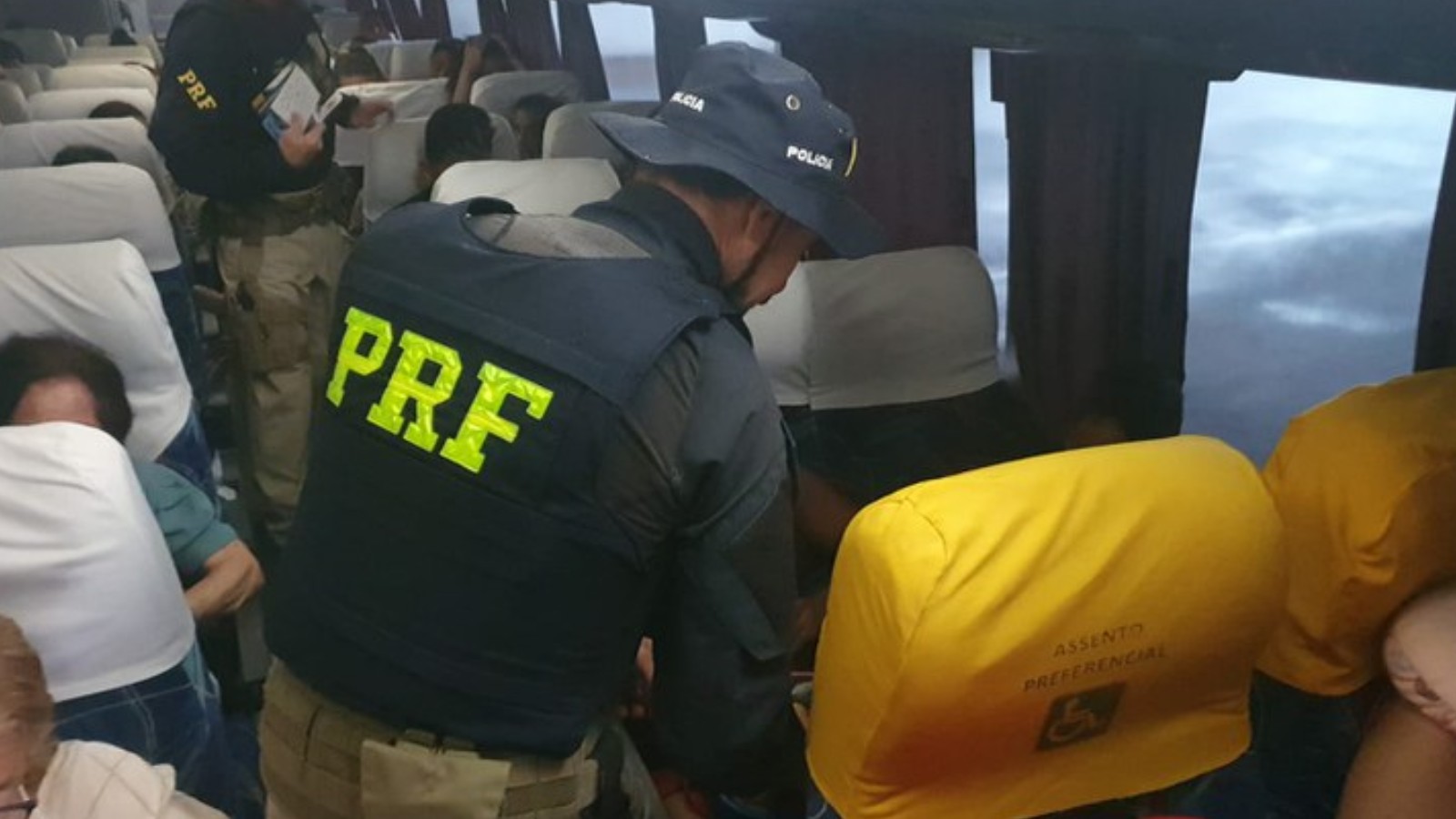 Suspeito de assediar mulher em ônibus   é conduzido em Teresina; mulher sentiu toques enqu