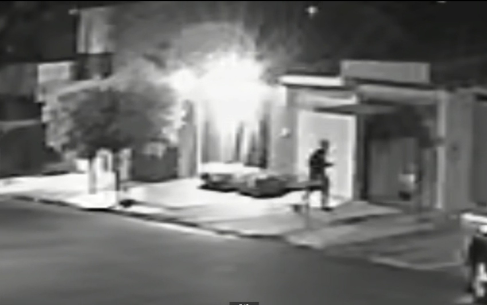 Suspeito é morto baleado ao tentar assaltar casa de PM em Ribeirão Preto, SP; VÍDEO