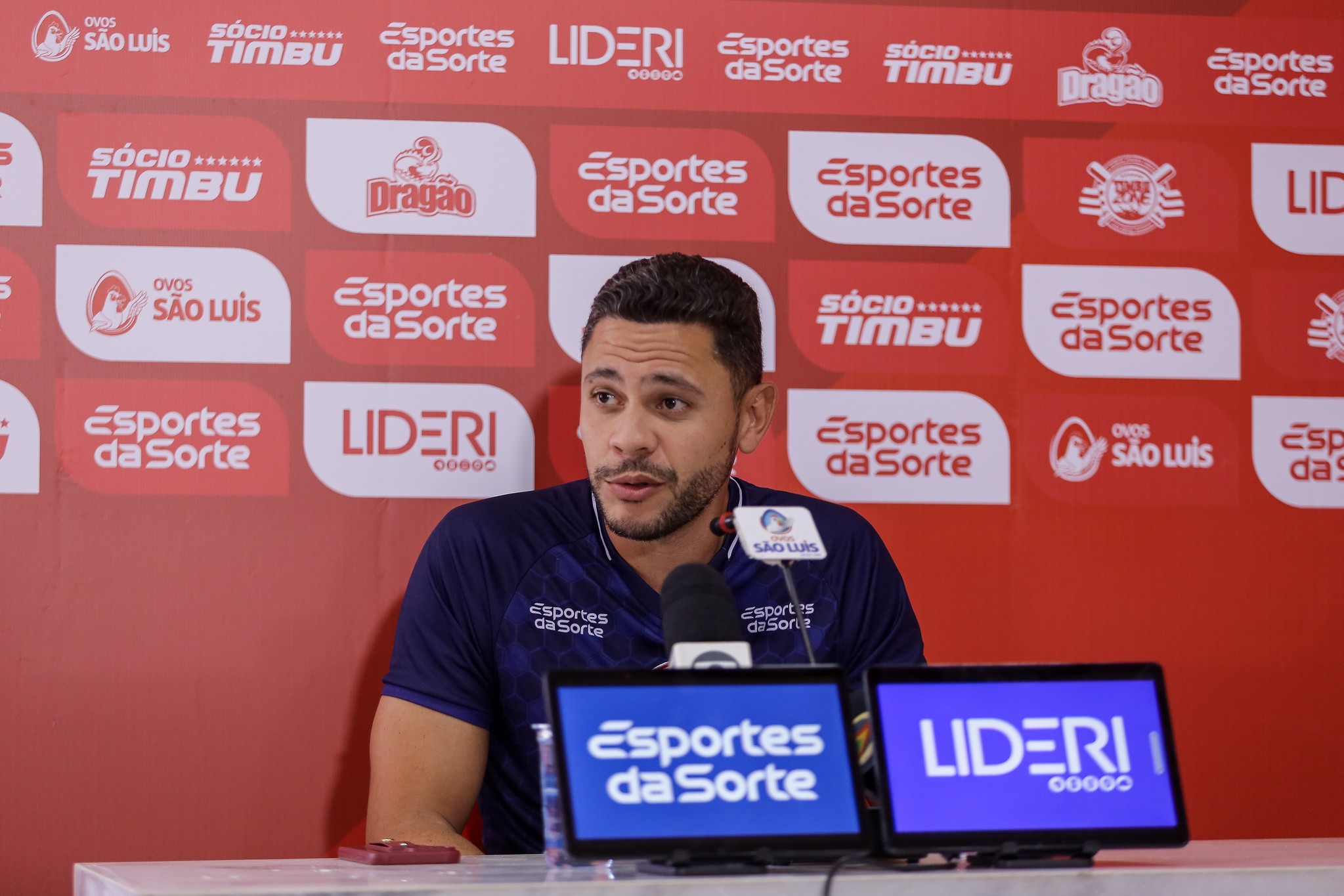 Técnico do Náutico tem lateral como prioridade e planeja outros três reforços no futuro
