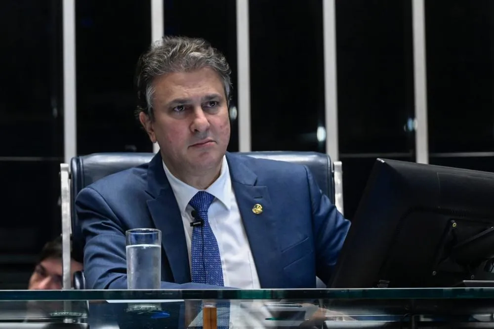 Terrorismo no Brasil: Camilo Santana Diverge de Lula e Defende Classificação de CV e PCC