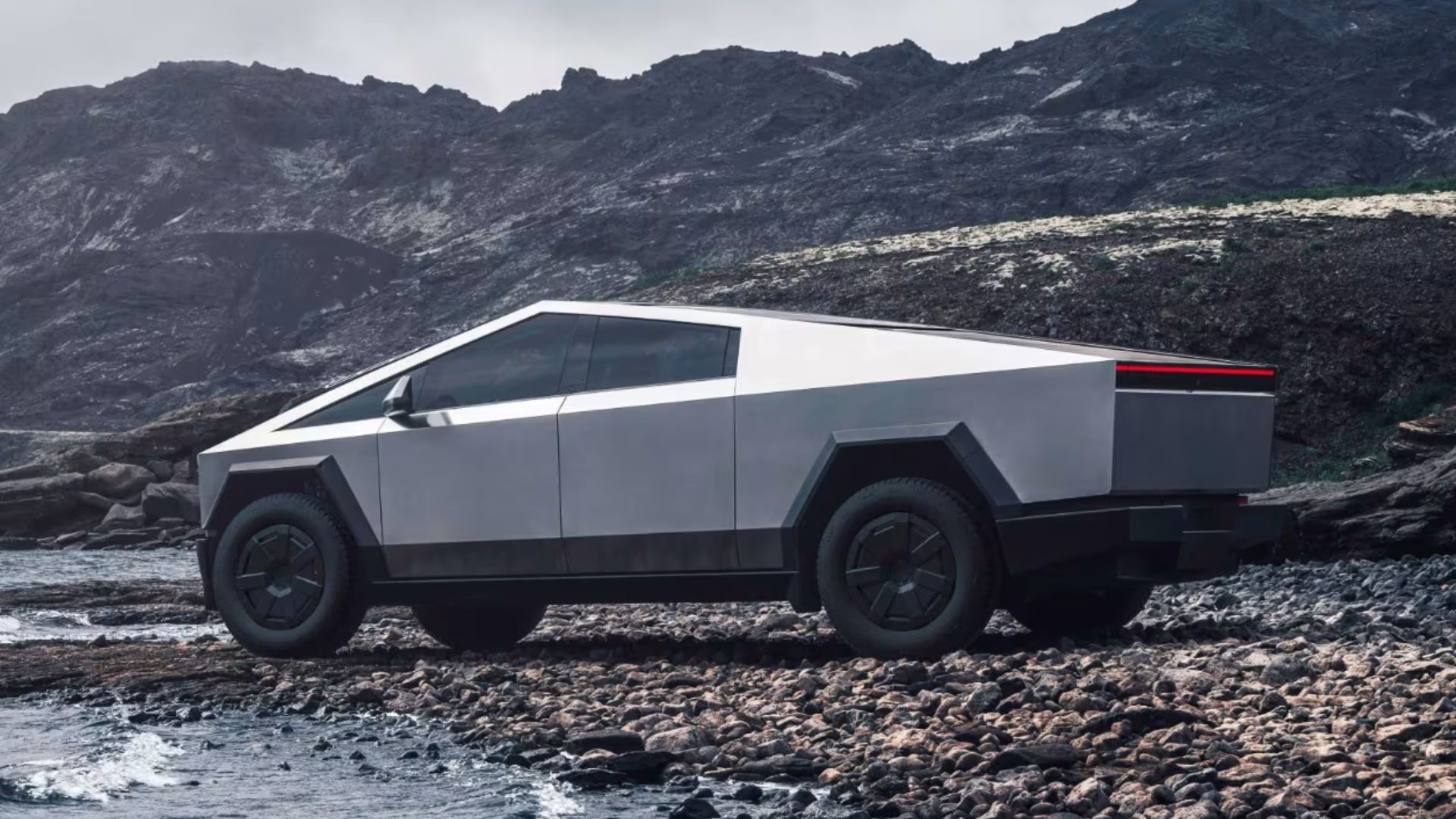 Tesla deixa de ser maior fabricante de veículos elétricos do mundo, e BYD pas...