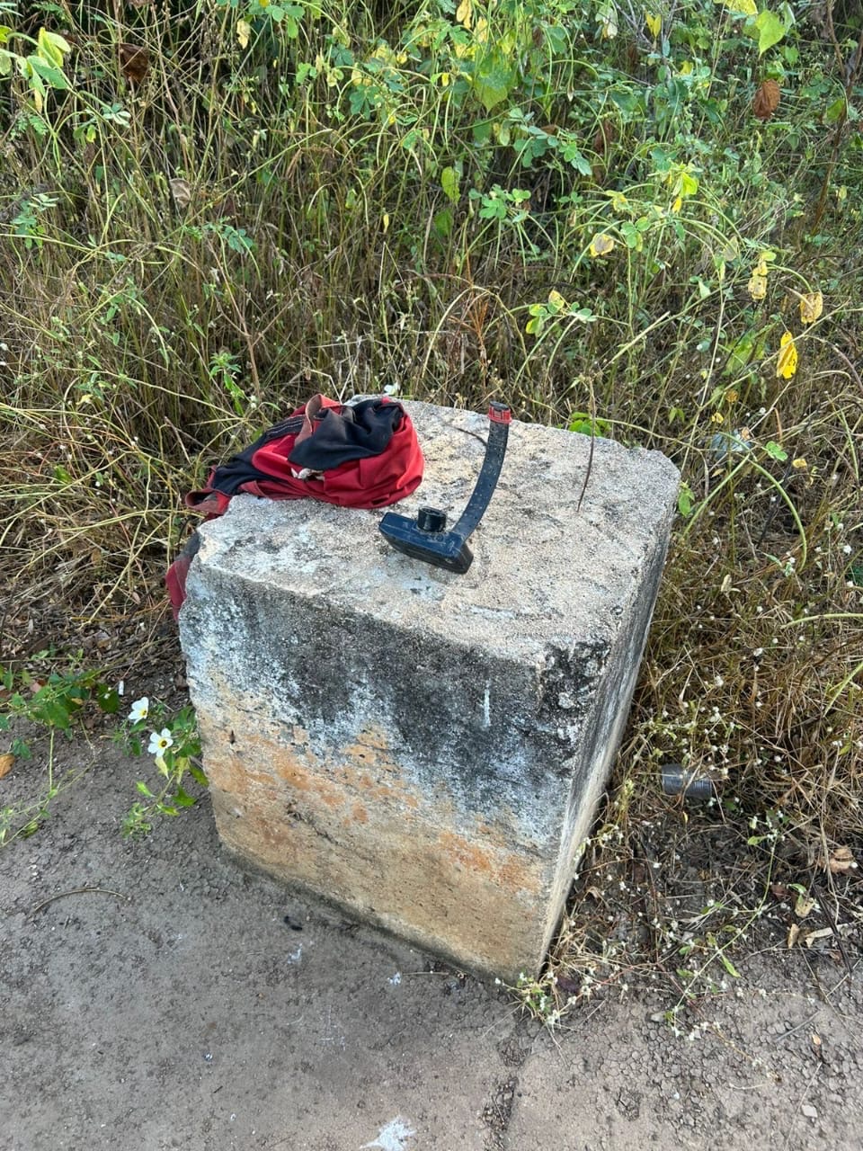 Tornozeleira Eletrônica Envolvida em Crime é Encontrada Abandonada em Tamboril