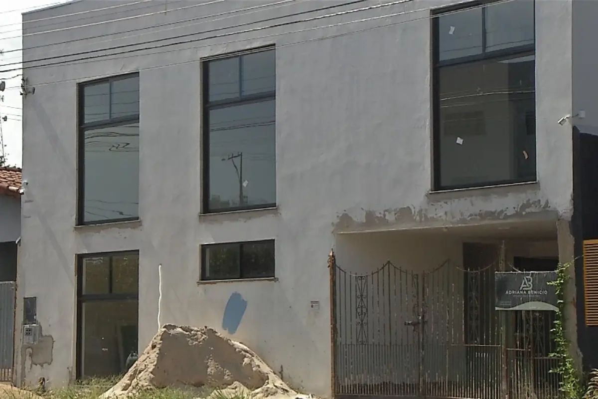 Trabalhador cai de 6 metros de altura e morre durante instalação de ar-condicionado em Dou