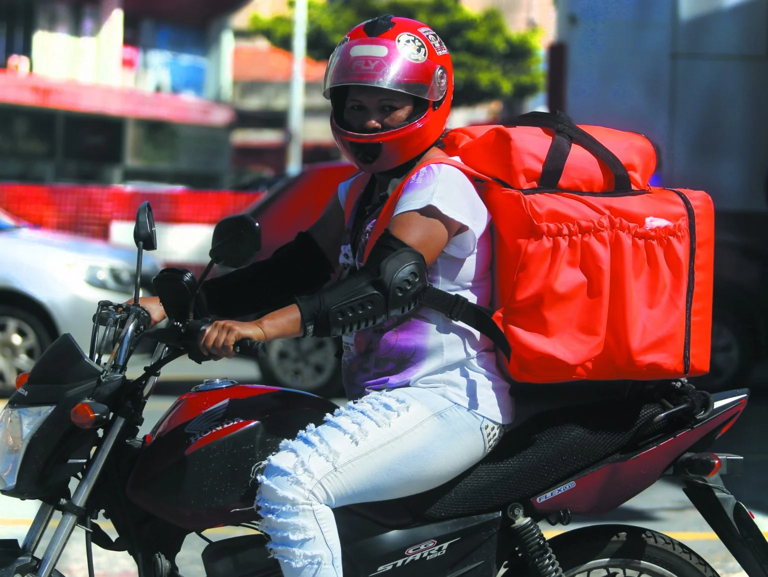 Trabalhadoras de Aplicativo: Luta por Regulamentação e Direitos