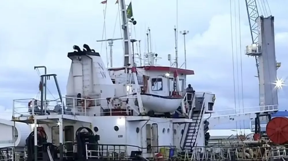 Tripulante de Navio Africano Mora em UPA após Meses à Deriva