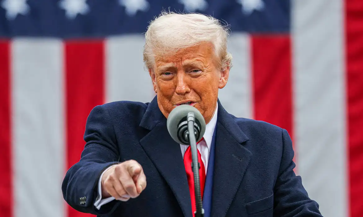 Trump ameaça agir “por terra” contra cartéis no México