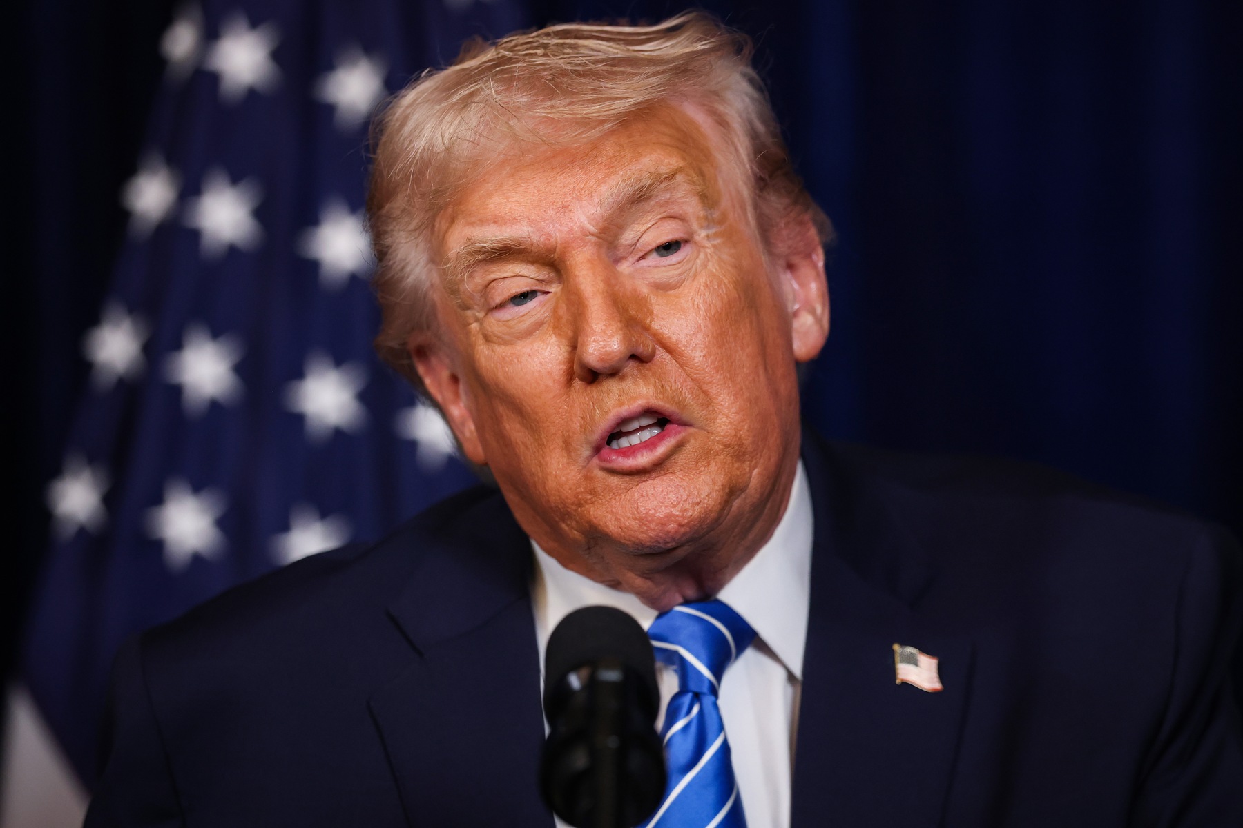 Trump defende tomar controle da Groenlândia e ameaça usar Forças Armadas